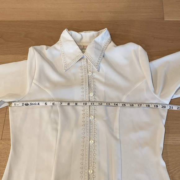 Vintage petite golden thread embroidery design long sleeve blouse - Picture 10 of 13